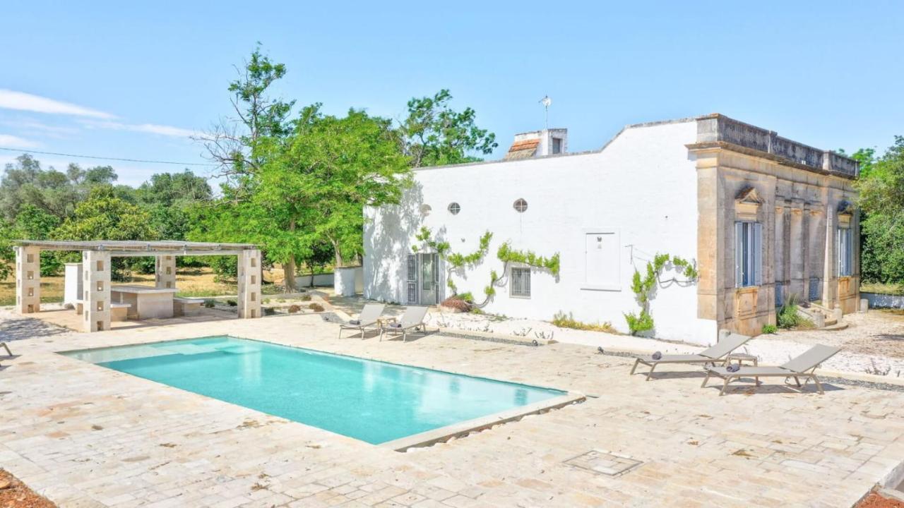 Masseria Pugliese Deluxe Остуни Екстериор снимка